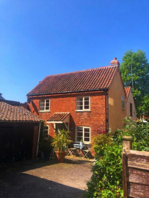 Southwell Holiday Cottage - Lavender Cottage